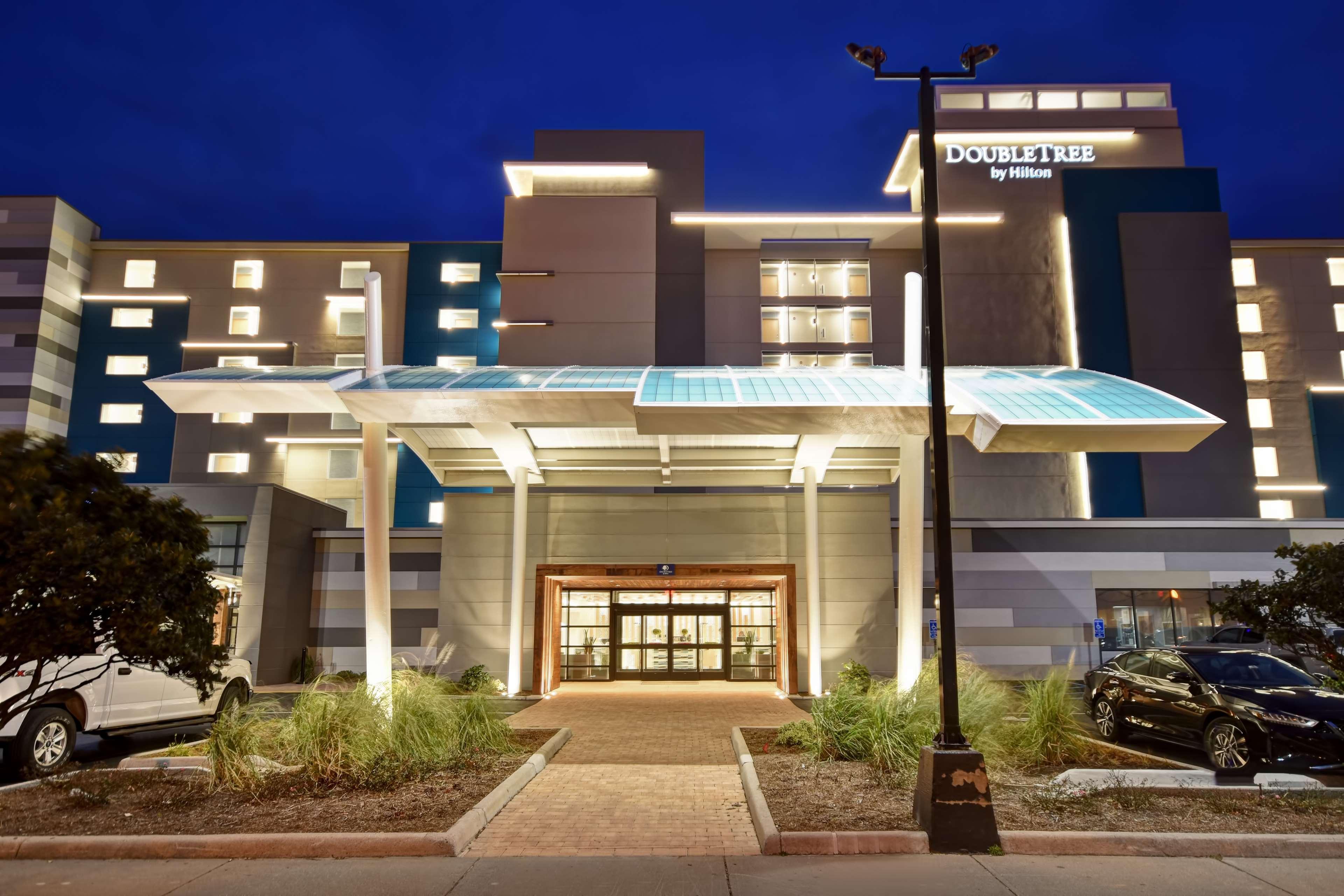 Doubletree By Hilton Oceanfront Вирджиния Бийч Екстериор снимка