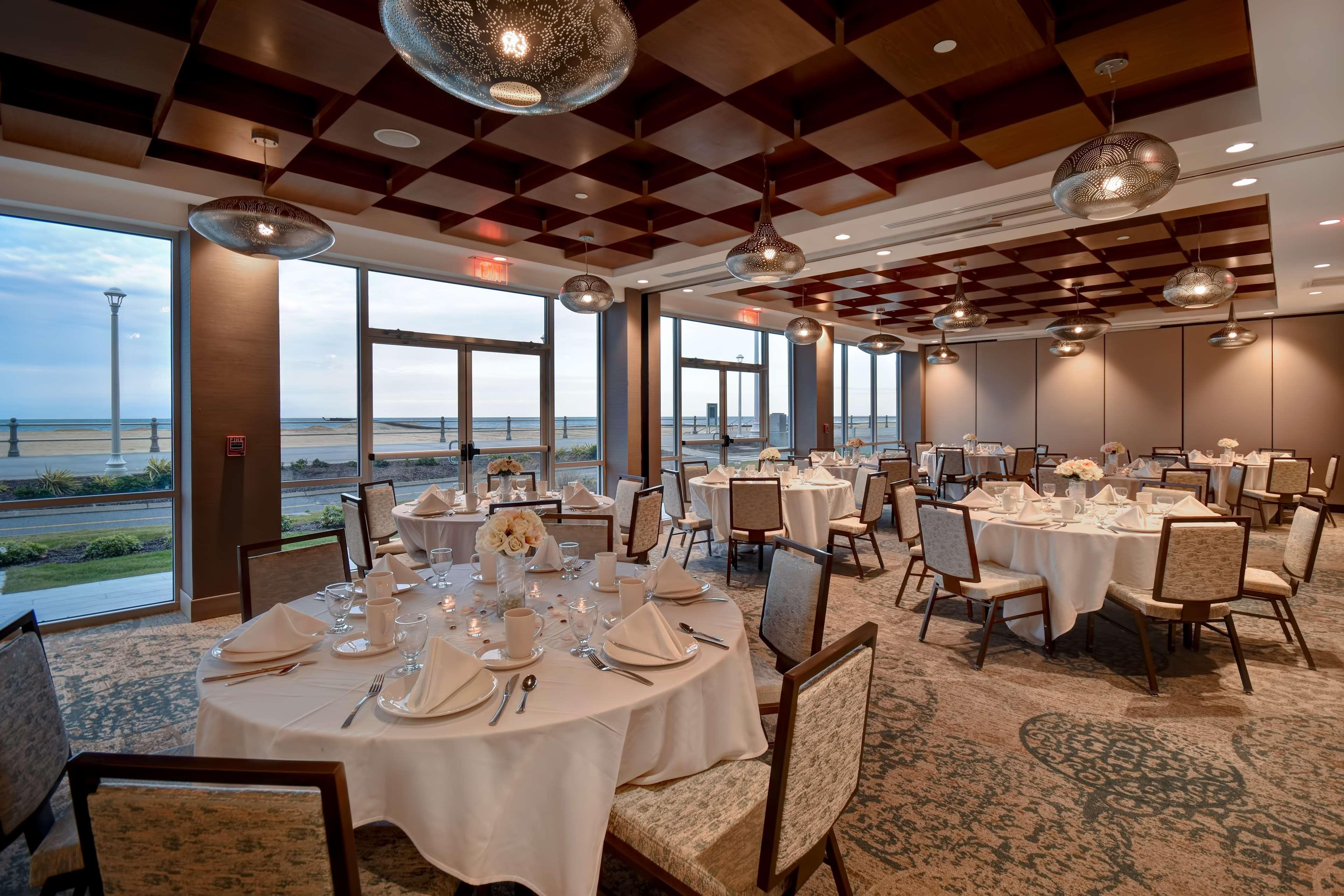 Doubletree By Hilton Oceanfront Вирджиния Бийч Екстериор снимка