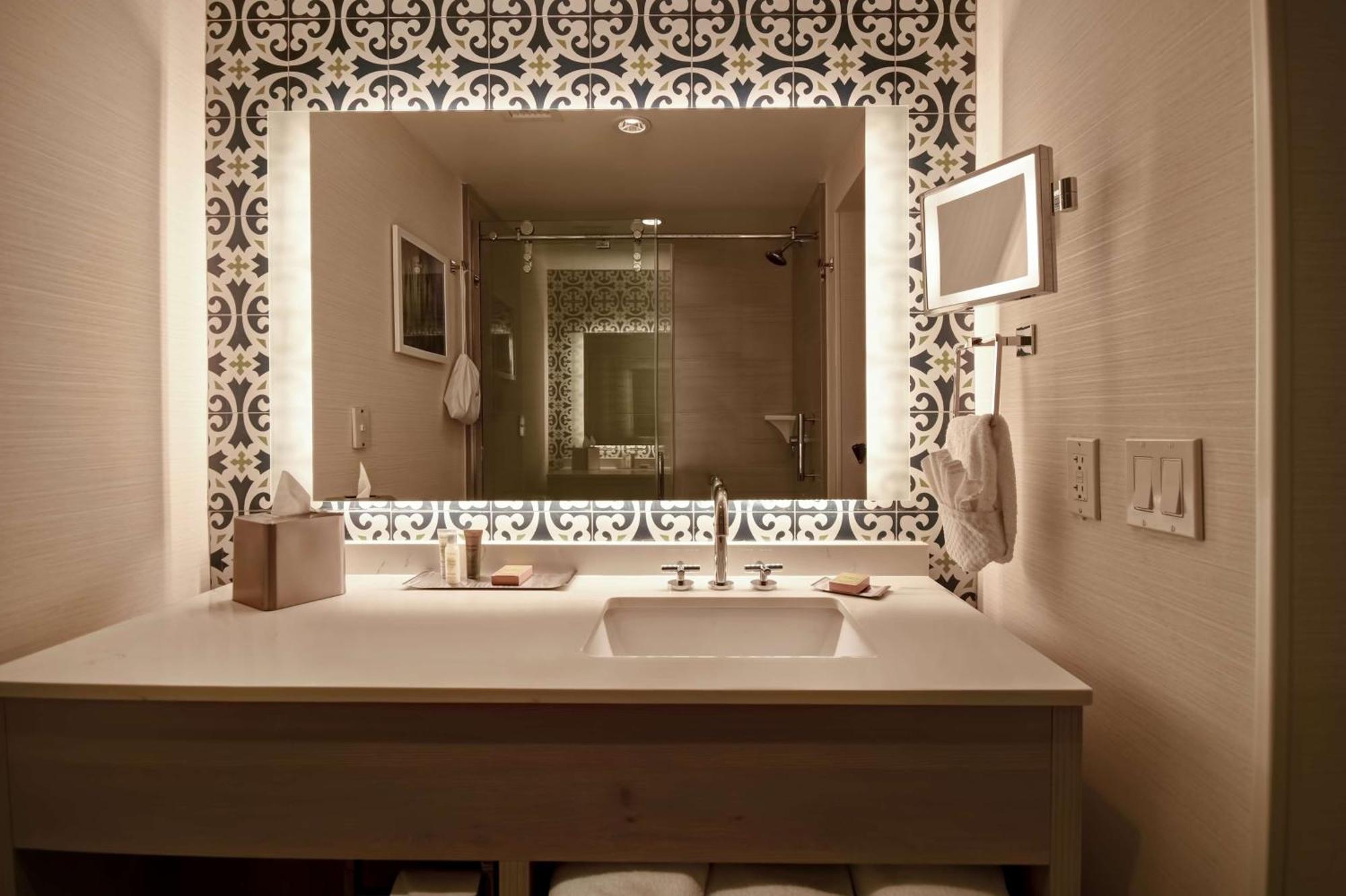 Doubletree By Hilton Oceanfront Вирджиния Бийч Екстериор снимка